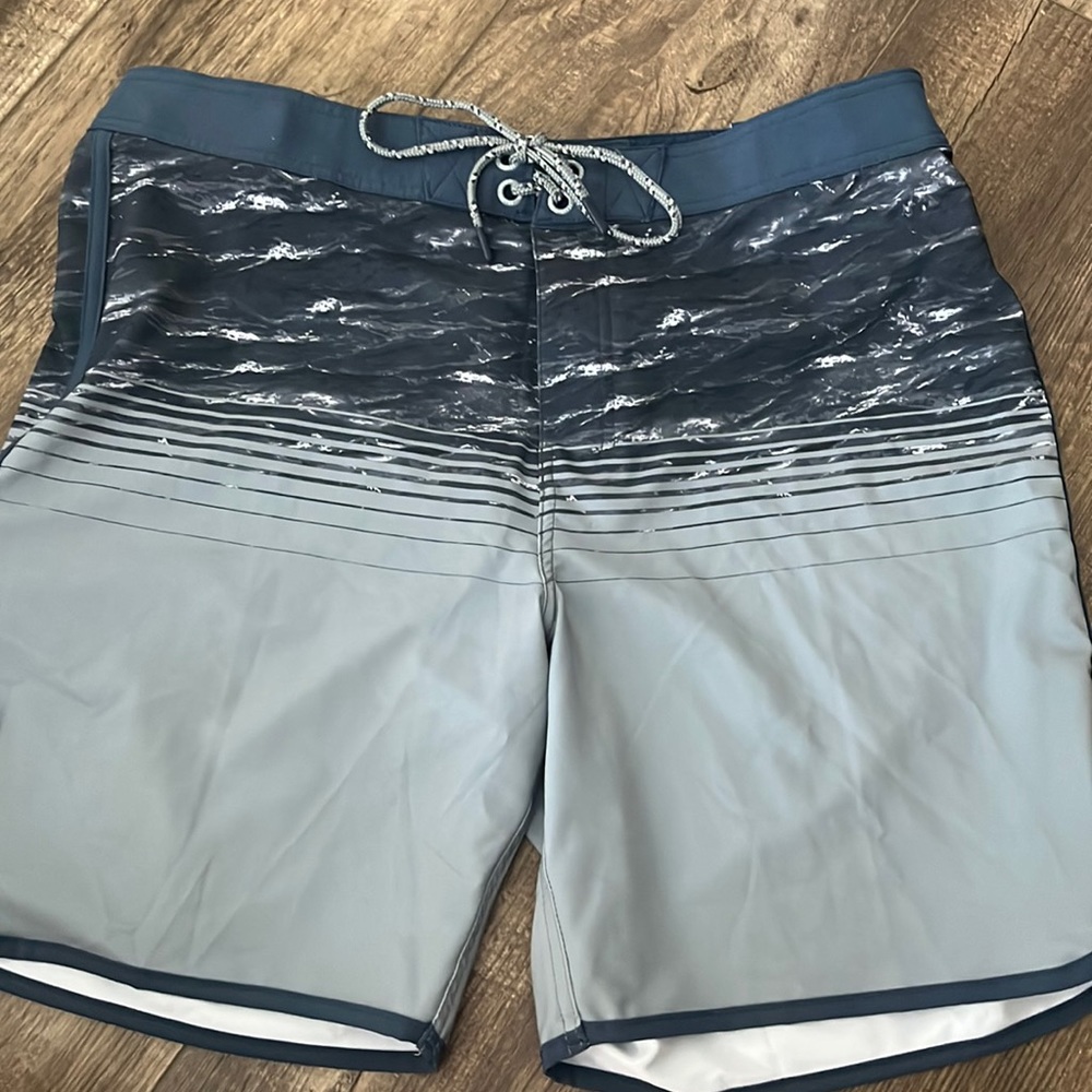 Huk Mens board shorts 36” 8” inseam nwt
